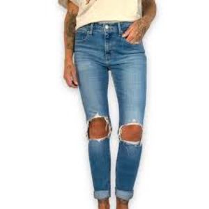 Levi’s 721 High Rise Distressed Knee Skinny 27” Inseam Jeans